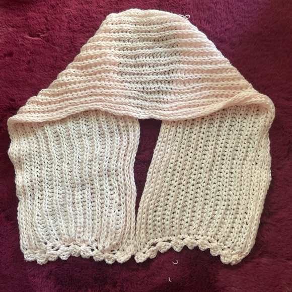 Crochet .Hello kitty scarf and hat set.
Child 3-5 year - Picture 4 of 10